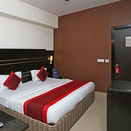Oyo 13541 Otani Hotel Дели Экстерьер фото