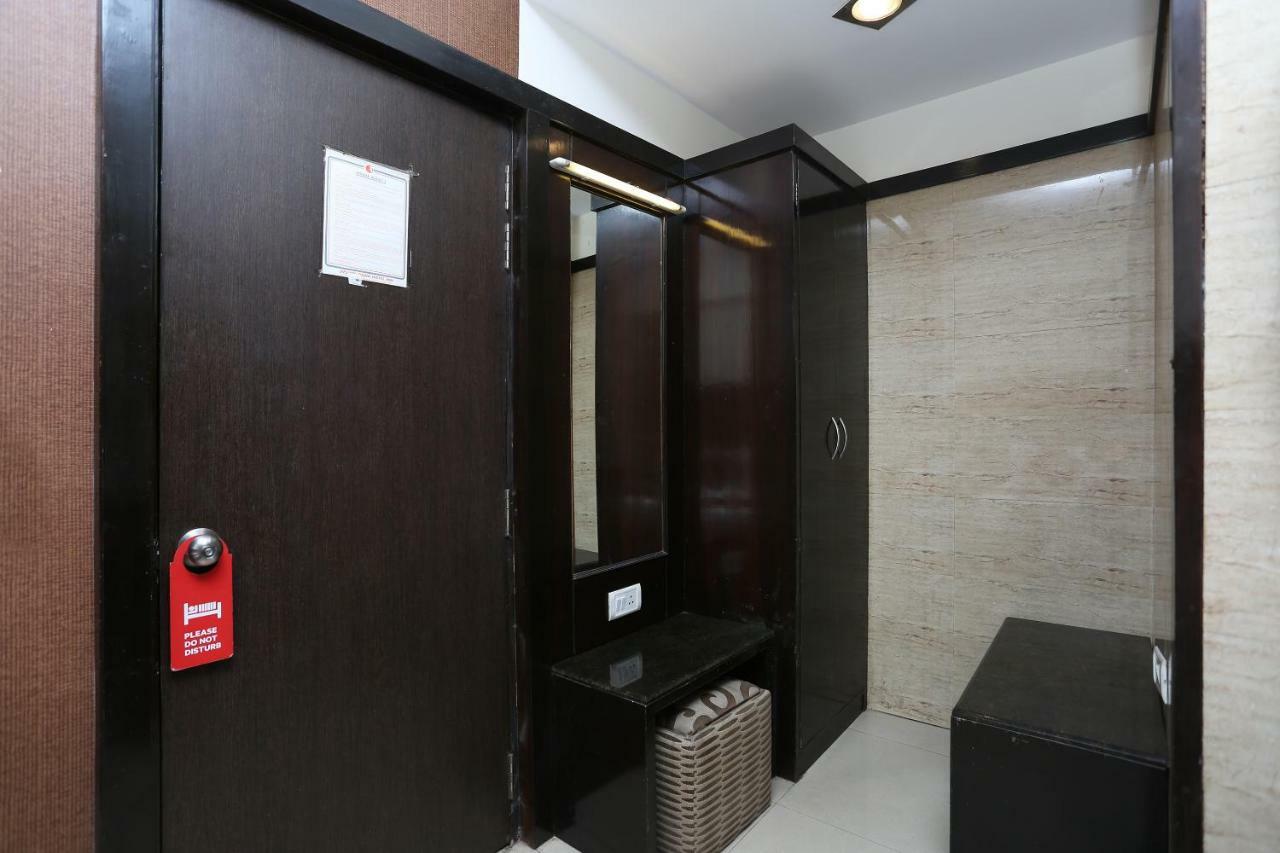 Oyo 13541 Otani Hotel Дели Экстерьер фото